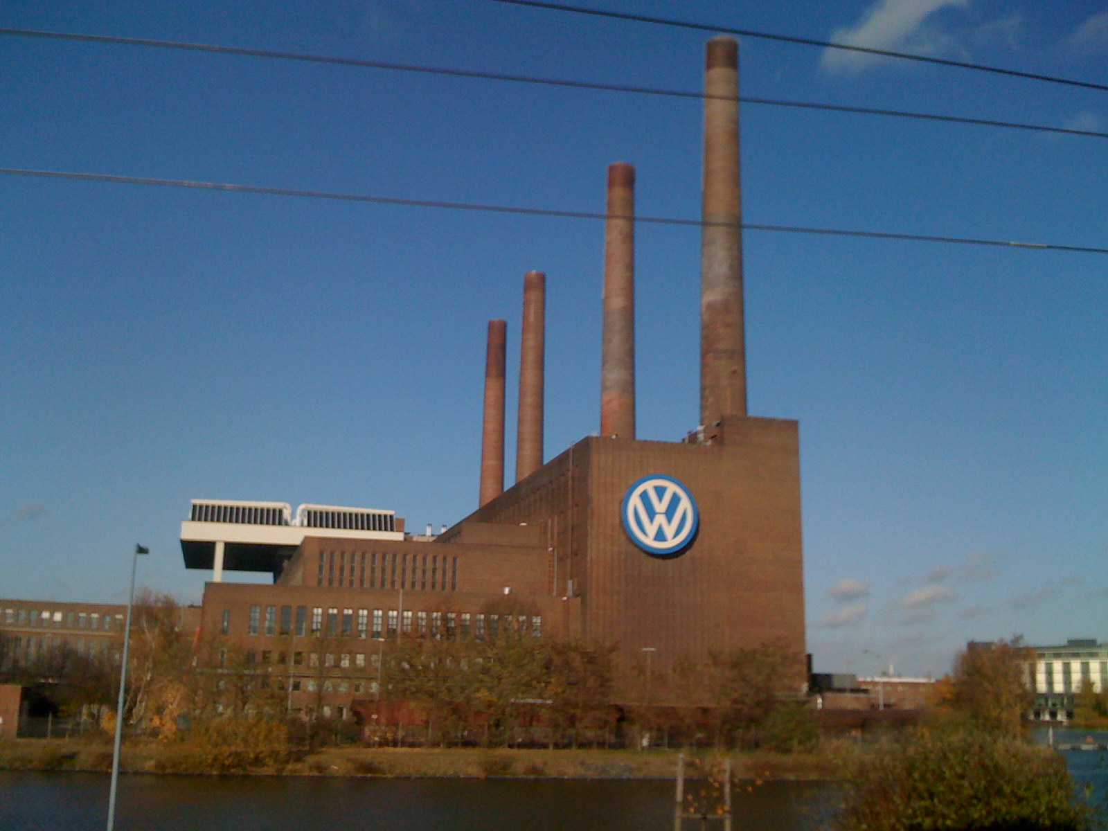 Wolfsburg hat auch einen blauen Himmel...