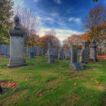 An autumn day in the graveyard